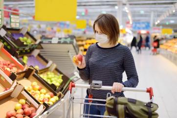 В России со здорового питания перешли на дешевые продукты